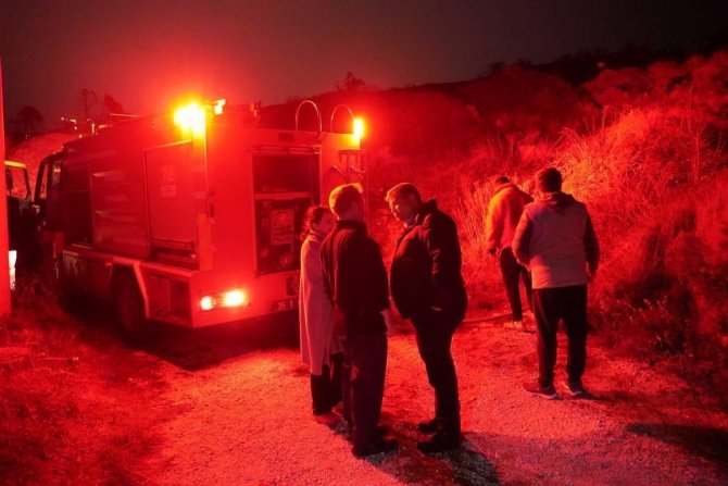 Çeşme’de Korkutan Yangın Kontrol Altına Alındı