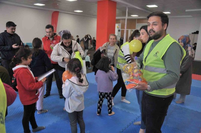 Çukurova Belediyesi Psikososyal Destek Ekibi Yurtlarda