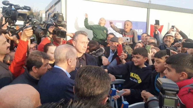 Cumhurbaşkanı Erdoğan: "Türkiye Tüm Felaketlerin İzlerini Kısa Sürede Silmeyi Başarmış Bir Ülkedir"