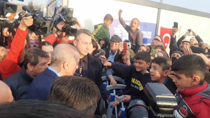 Cumhurbaşkanı Erdoğan: "Türkiye Tüm Felaketlerin İzlerini Kısa Sürede Silmeyi Başarmış Bir Ülkedir"