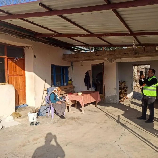 Denizli Ekipleri Hasar Tespiti İçin Deprem Bölgesinde