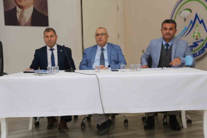 Çamelili Muhtarlara Hizmet İçi Eğitim Verildi
