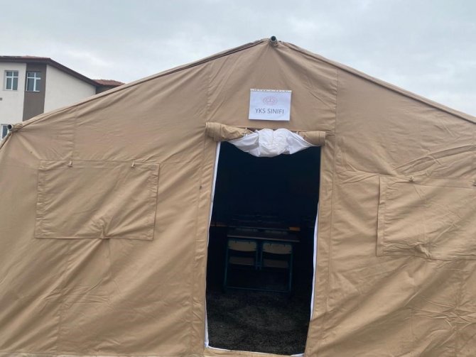 Deprem Bölgesindeki Öğrencilere Lgs Ve Yks’ye Hazırlık Desteği İçin Kurslar Açılıyor