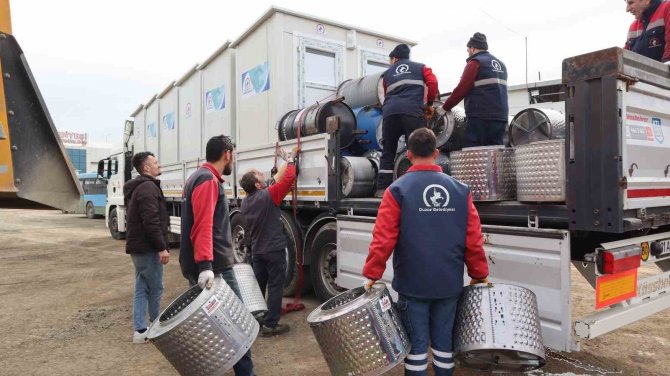 Türkoğlu’nun Yaralarını Düzce Belediyesi Sarıyor