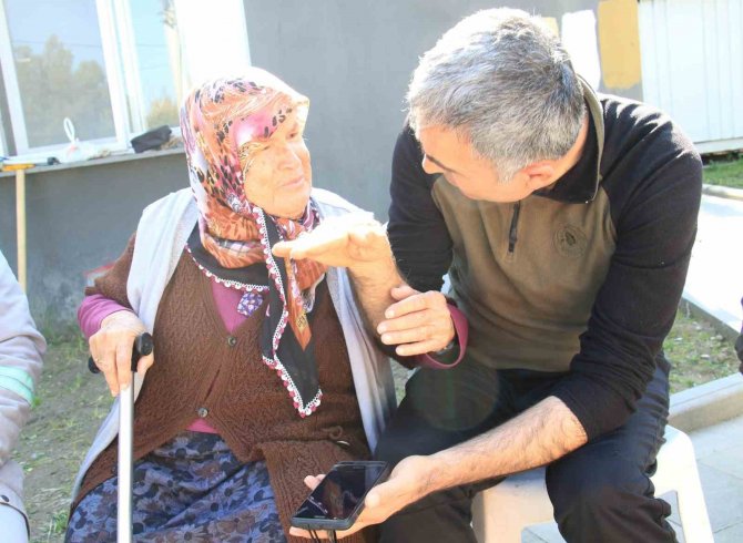 Depremin Simge Görüntüsü Olmuştu: "Ağlatan Buluşma"