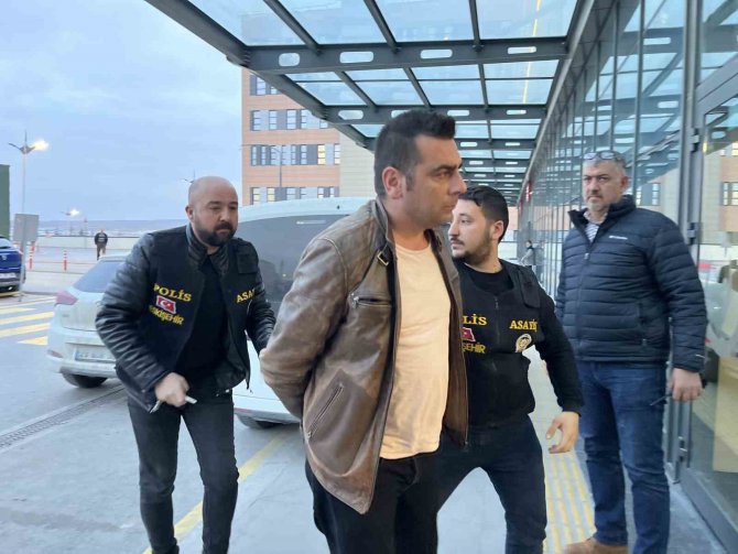 İ̇ş Arkadaşını Silahla Vurarak Ağır Yaralayan Zabıta Memuru Gözaltına Alındı