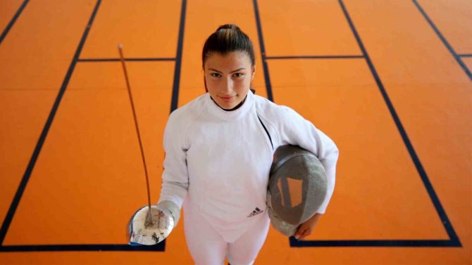 Gümüş Kız Nisanur