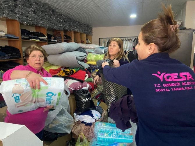 Germencik’te ’Pembe Melekler’ Depremzedelerin Yaralarını Sarıyor