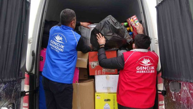 Yüksekova Gençlik Merkezinin Gönülleri Hatay’a Gitti