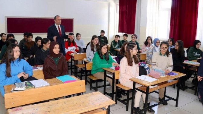 Bingöl İ̇l Milli Eğitim Müdürü Yücel: ’’Öğrencilerimizi Geleceğe Hazırlamak İçin Var Gücümüzle Çalışıyoruz’’