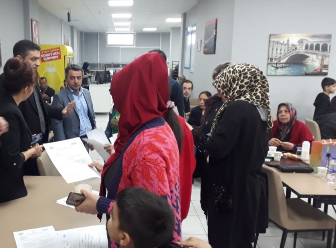 İ̇zmir Esnafı Afetzedelere Kol Kanat Gerecek: Her Sektörde İş İmkanı