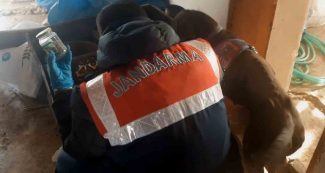 Patisiyle Sobayı Açan "Kaput" Uyuşturucuyu Buldu