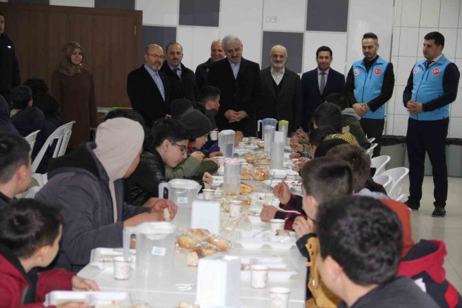Kahramanmaraşlı 36 Hafız Öğrenci Bolu’ya Geldi
