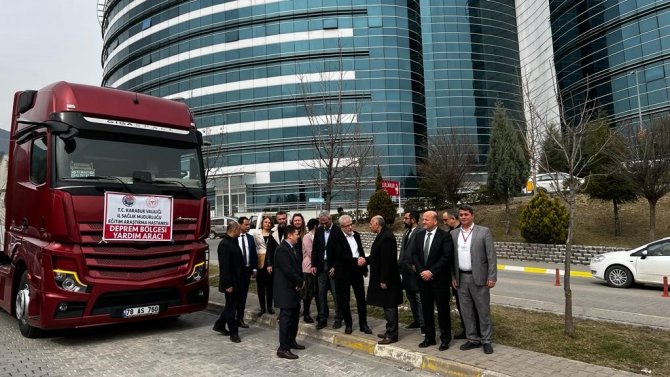Hastane Personelinden Deprem Bölgesine Yardım