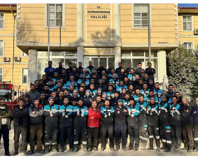 Enkaz Altında Orucunu İtfaiye Erinin Verdiği Su İle Açtı