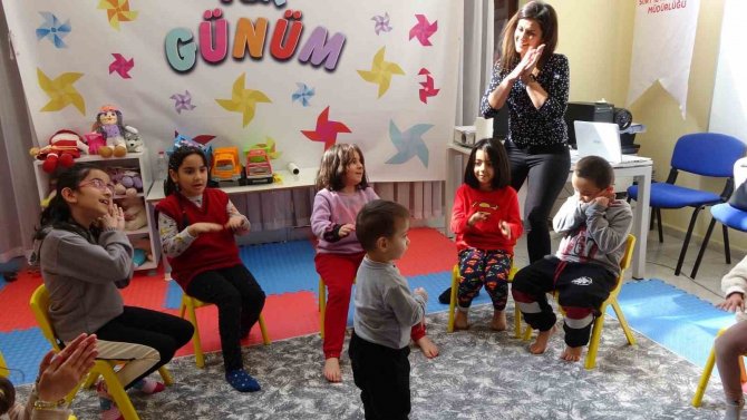 Siirt’te Depremzede Çocuklara Verilen Eğitimle Yaşadıkları Travma Atlatılmaya Çalışılıyor