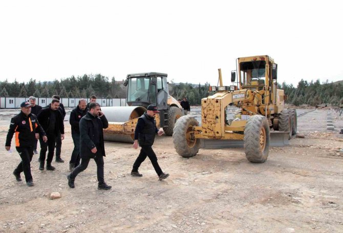 Ağrı Valisi Varol, Karacasu Konteyner Kenti Ziyaret Etti