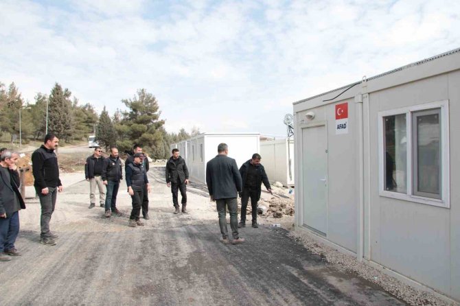Ağrı Valisi Varol, Karacasu Konteyner Kenti Ziyaret Etti