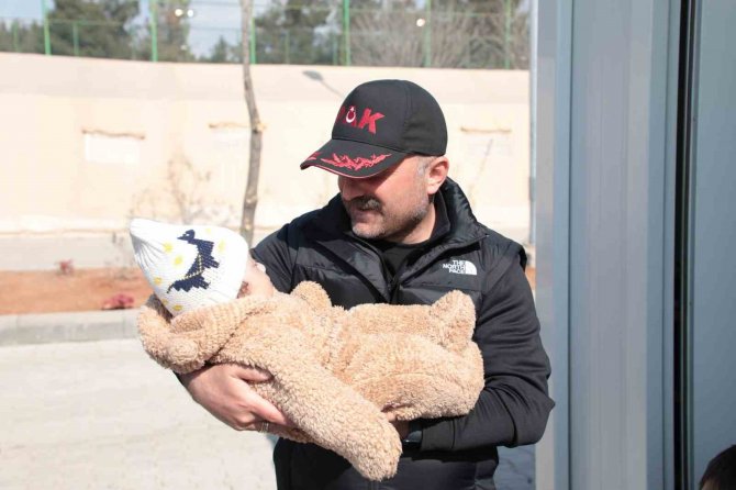Ağrı Valisi Varol, Karacasu Konteyner Kenti Ziyaret Etti