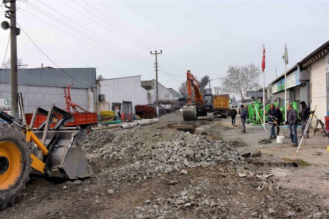Karacabey’de Yağmur Suyu Çalışmaları Sürüyor