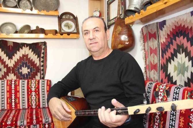 Karamanlı Ozandan ‘Yıktı Bizi Bu Deprem’ Türküsü