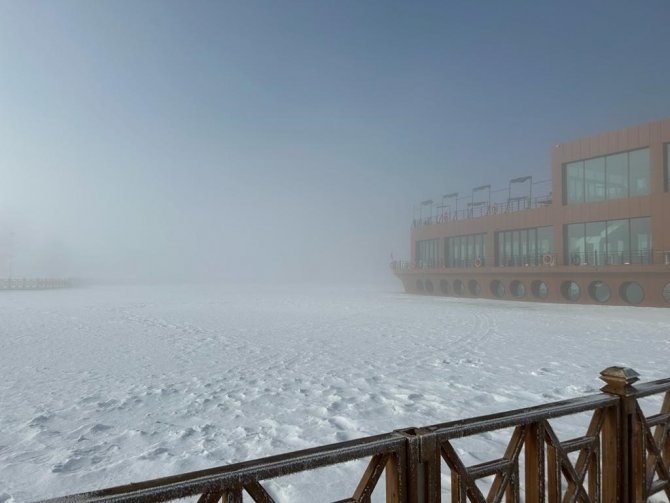Erzurum’da Yoğun Sisten Göz Gözü Görmedi