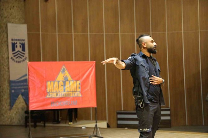 Afet Gönüllüleri Toplantıda Bir Araya Geldi