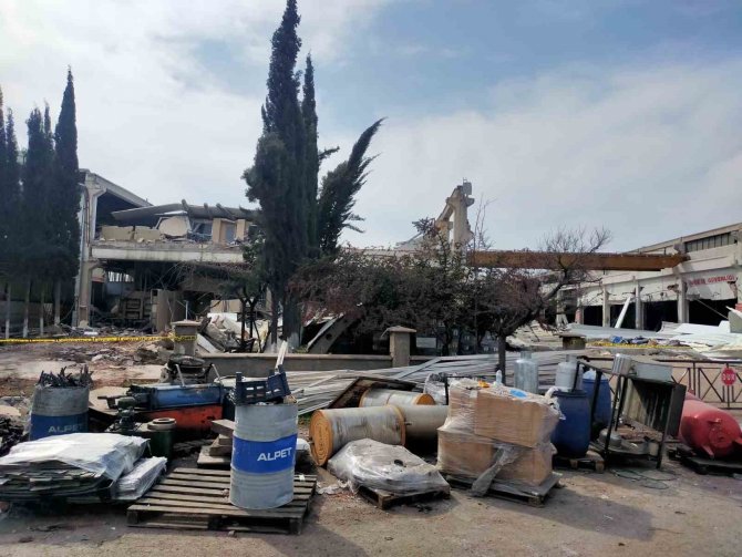 Malatya’daki 5.6’lık Depremde Kahramanmaraş’ta Fabrika Çöktü: 1 Ölü, 4 Yaralı