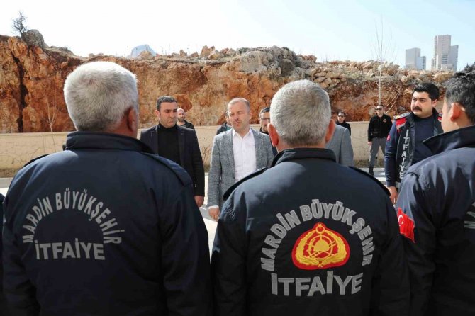 Mardin İtfaiye Ekipleri Enkaz Altından 49 Yaralı Vatandaş Kurtardı