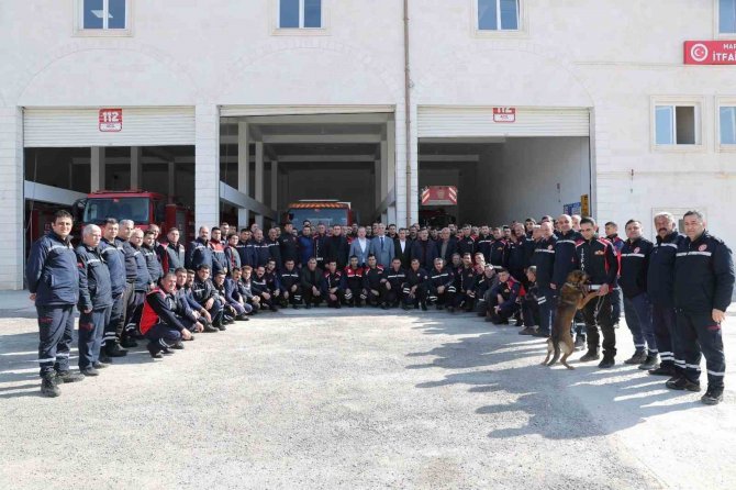 Mardin İtfaiye Ekipleri Enkaz Altından 49 Yaralı Vatandaş Kurtardı