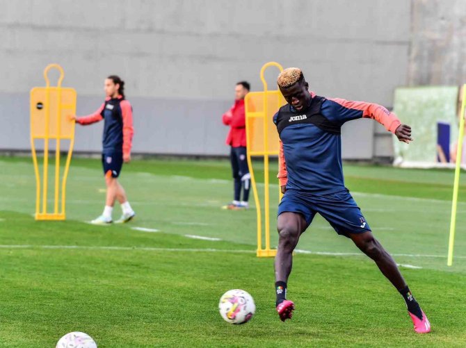 Başakşehir, Alanyaspor Maçı Hazırlıklarını Sürdürdü
