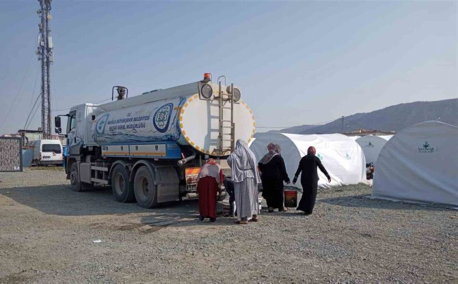 Büyükşehir Ekipleri Deprem Bölgesinde Altyapı Tamiratı Gerçekleştiriyor