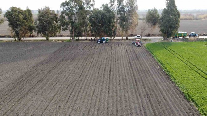 Osmaniye’de Depremzede Çiftçiler Tarlalarda Mesaiye Başladı