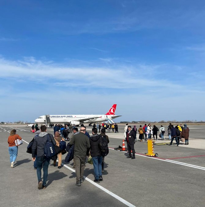 Samsun’dan Deprem Bölgesine 98 Gönüllü Sağlık Çalışanı Daha Gitti