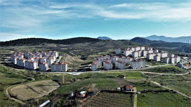 Sındırgı’dan “Evim Yuvan Olsun“ Kampanyasında Depremzedelere 50 Ev