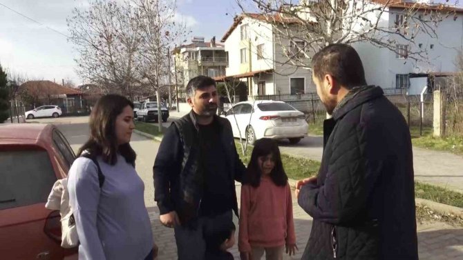 Sındırgı’dan “Evim Yuvan Olsun“ Kampanyasında Depremzedelere 50 Ev