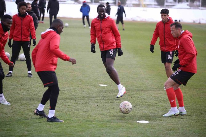 Sivasspor’da Fatih Karagümrük Hazırlıkları Sürüyor