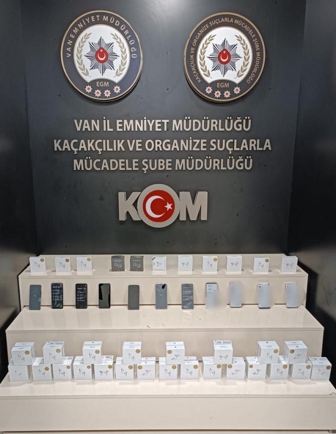 Van’da Gümrük Kaçağı Malzeme Ele Geçirildi