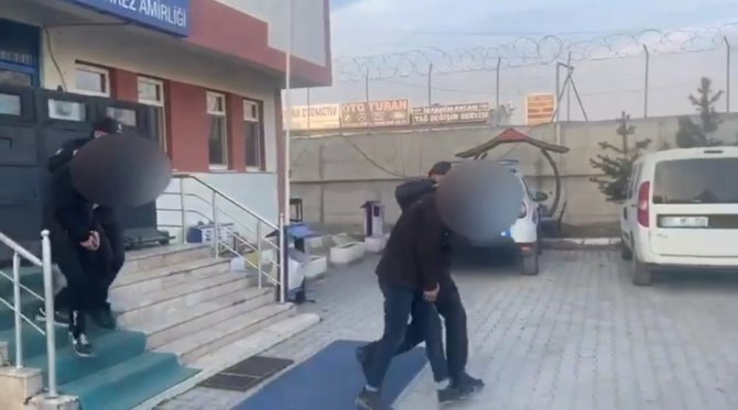 Okuldan Kömür Çalan 2 Kişi Tutuklandı