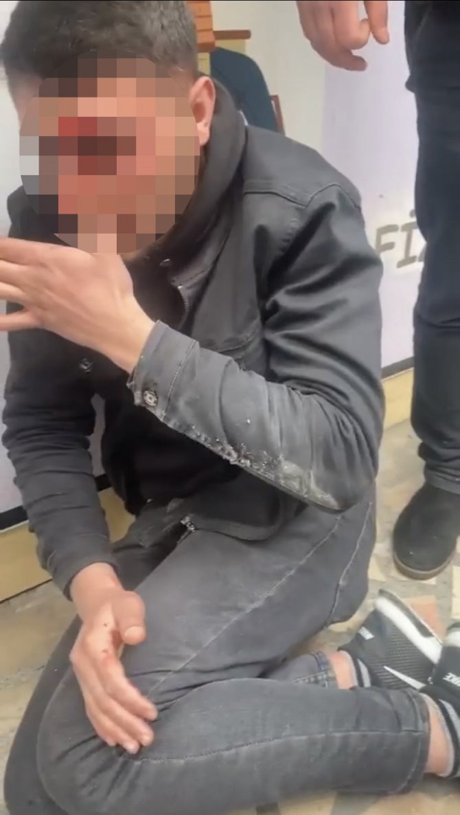 Şişli’de Mahalleliden Torbacılara Önce Dayak Sonra İtiraf Kamerada