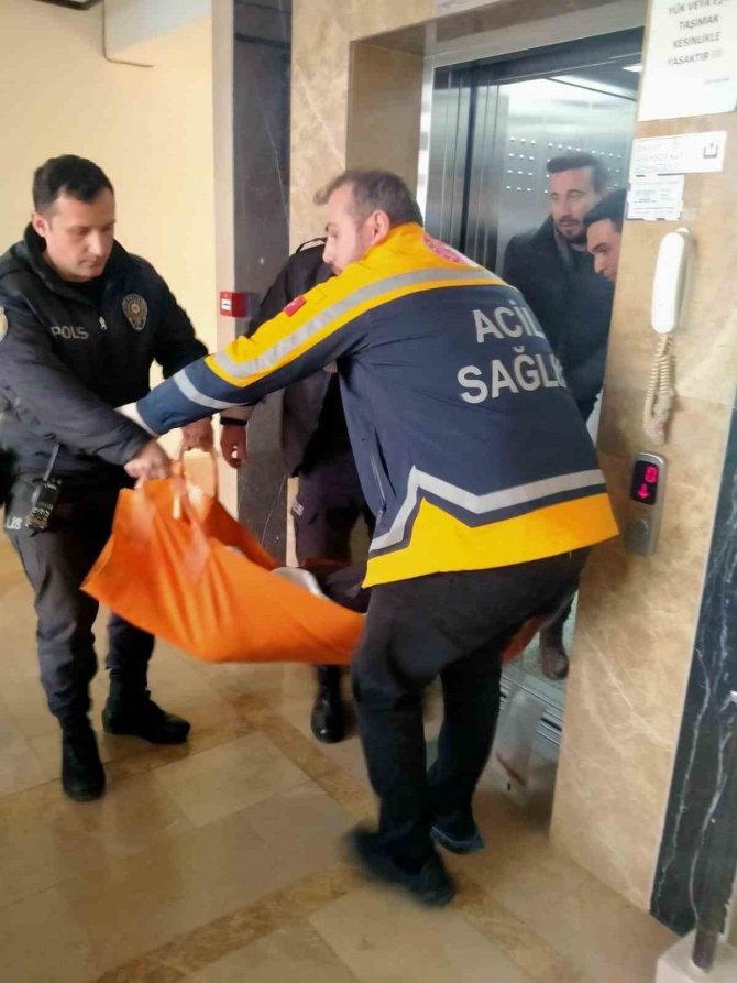 Polis Ekipleri İkna Etti, Tedavi Olmayı Kabul Etti