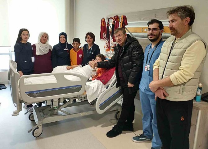 Enkaz Altından Çıkarılan Galatasaraylı Cihan Emir Parlak Hayatını Kaybetti