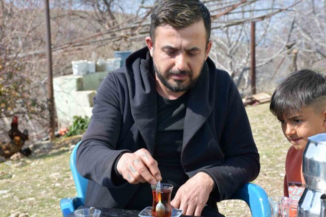 Depremde 8 Yakınını Kaybeden Vatandaş: "Kıyamet Kopuyor Zannettim"