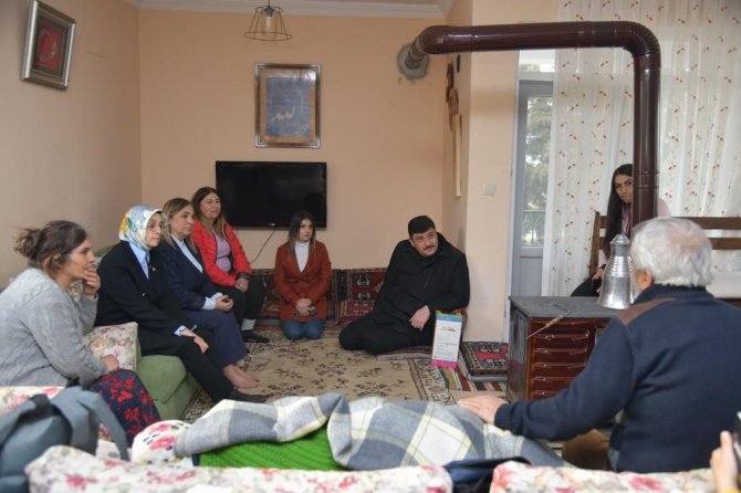 Ak Parti Ankara Milletvekili Çam’dan Depremzedelere Ziyaret