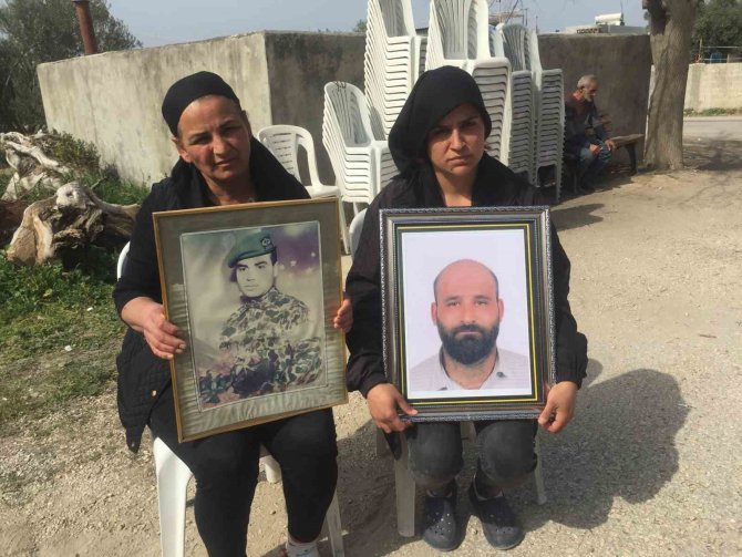Öldürülen Babasının Fotoğrafına Sarılıp Gözyaşlarına Boğuldu