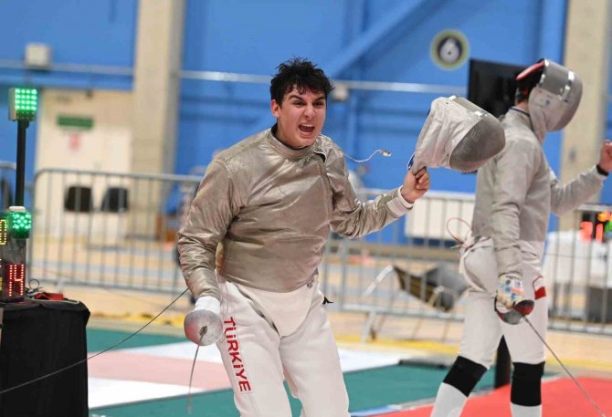 Avrupa Eskrim Şampiyonası’nda Ay-yıldızlılardan Klasman Birinciliği