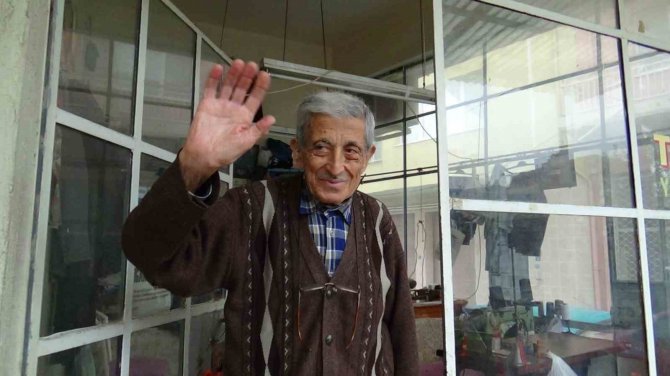 Vefat Eden Asırlık Terzinin Dükkanında Sadece İsmi Kaldı