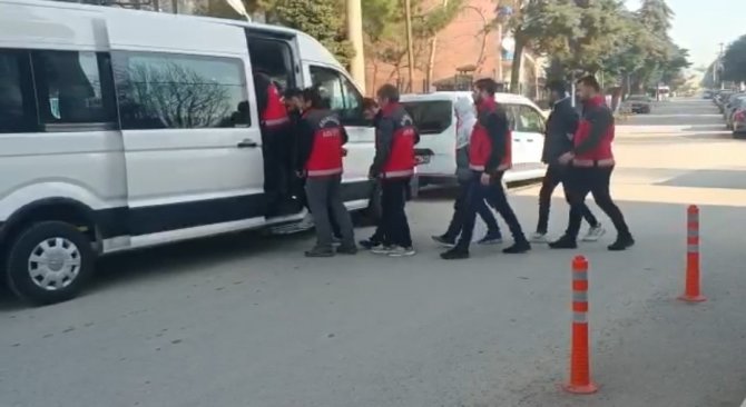 Erdek’te Dolandırıcılık Operasyonu: 5 Tutuklama