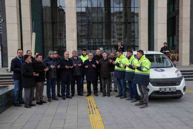 Kütahya Belediyesi, Adana’ya Hasar Tespit Ekibi Gönderdi
