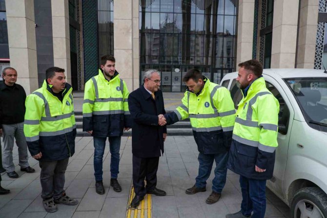 Kütahya Belediyesi, Adana’ya Hasar Tespit Ekibi Gönderdi